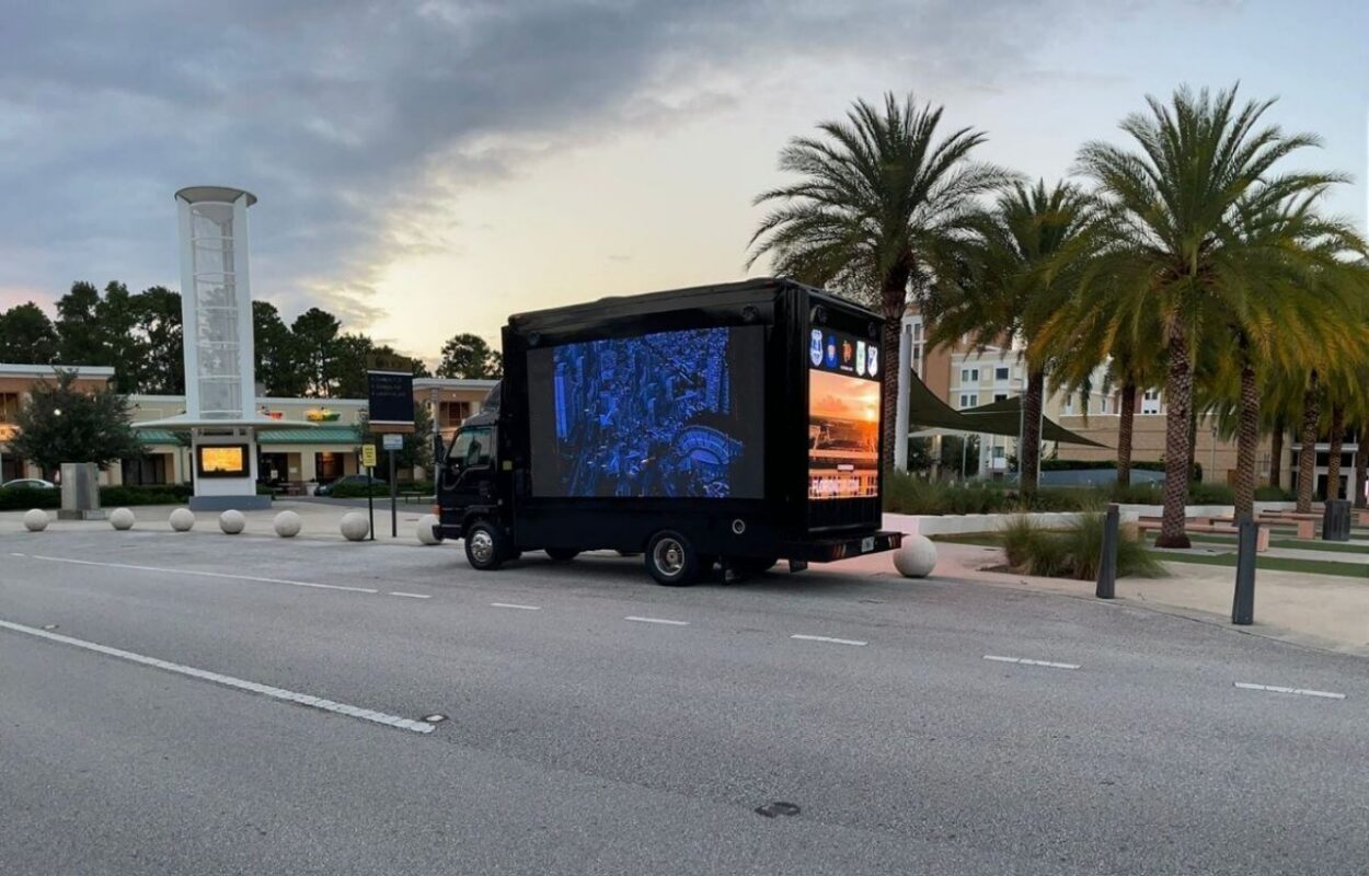 Mobile LED Truck (2)