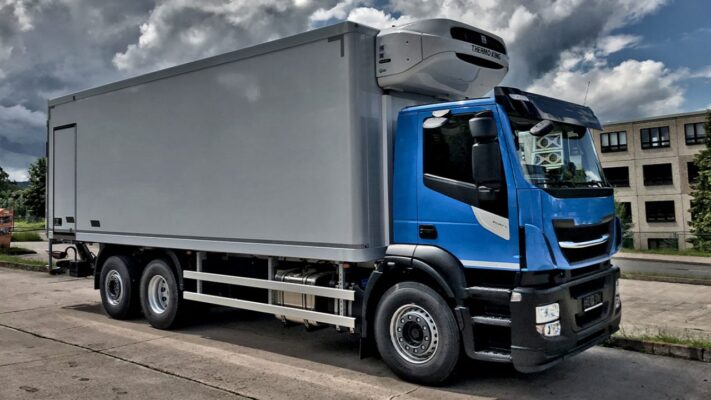 Refrigerated truck (4)