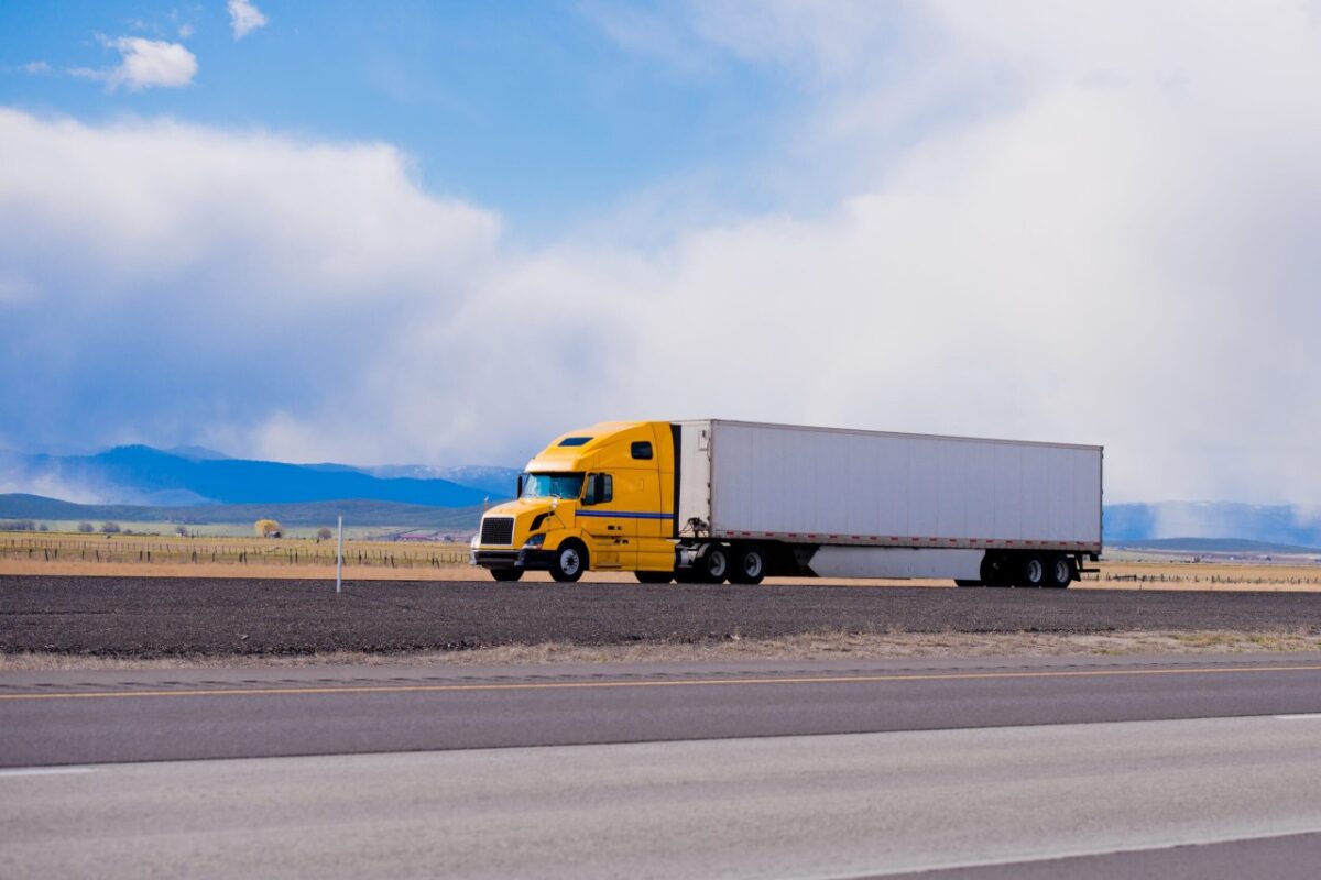 dry van cargo truck (4)