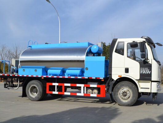FAW 8 Ton Asphalt Distributor Truck Tanker