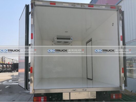 HOWO 20 CBM Freezer Refrigerated Truck Inside