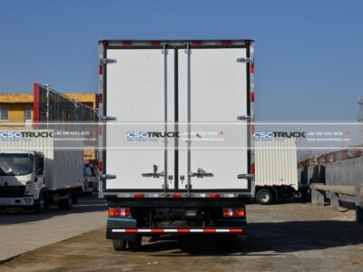 HOWO 4 Meter Refrigerator Truck Back