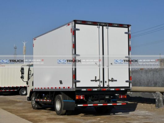 HOWO 4 Meter Refrigerator Truck Back Side