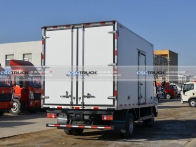 HOWO 4 Meter Refrigerator Truck Left