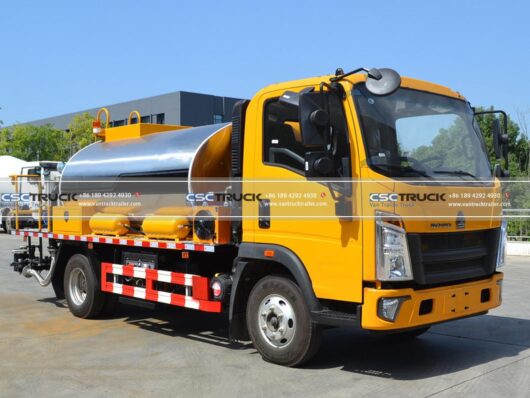 HOWO 4 Ton Asphalt Distributor Truck