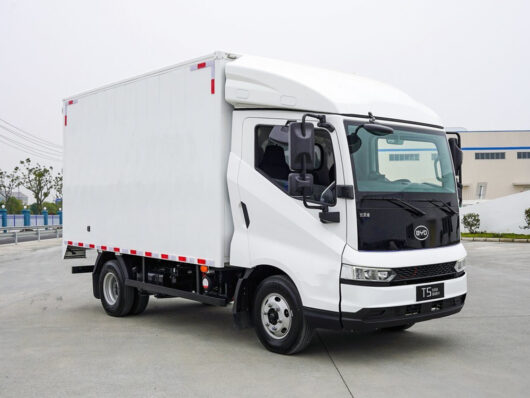 BYD Electric 18 Dry Van Cargo Truck