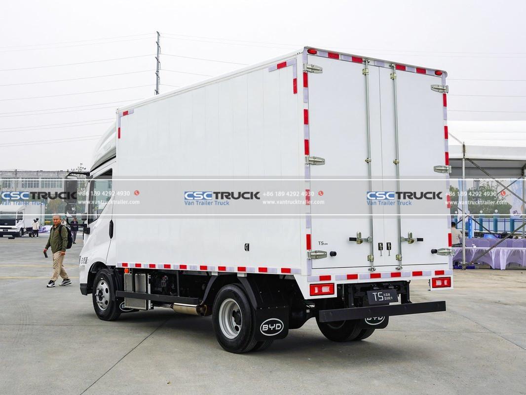 BYD Electric 18 Dry Van Cargo Truck Beside