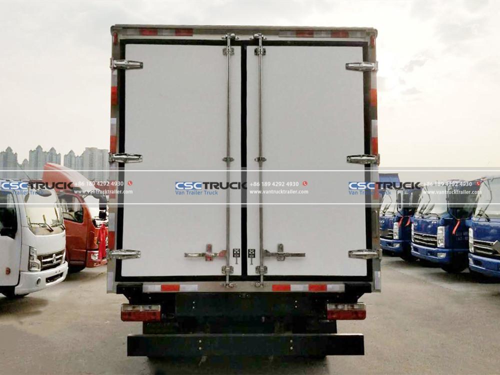DONGFENG 4 Meter Reefer Box Truck Back DONGFENG 4 Meter Reefer Box Truck Back