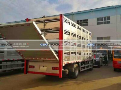 DONGFENG 7 Meter Livestock Animal Transportation Truck Working