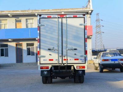Foton 10 CBM Dry Van Cargo Truck Back