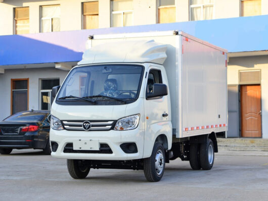 Foton 10 CBM Dry Van Cargo Truck Right