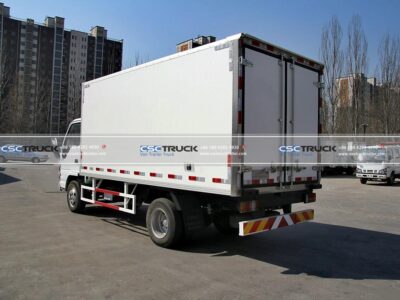ISUZU 6 Meter Refrigerated Transport Box Truck Back Side