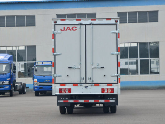 JAC 4 Meter Cargo Dry Van Truck Back