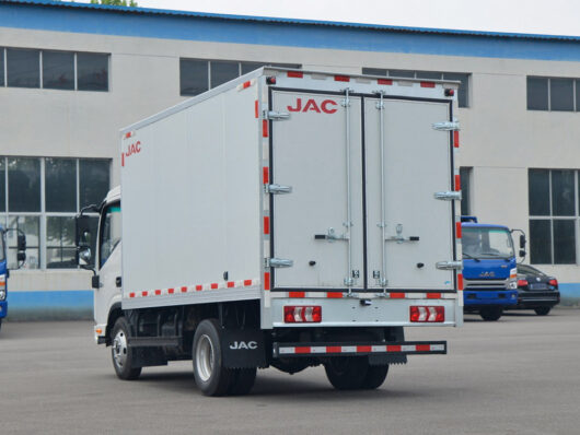 JAC 4 Meter Cargo Dry Van Truck Upper