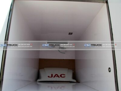 JAC 4 Meter Refrigerator Box Truck Upper Inside