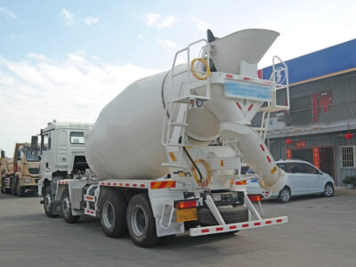 Shacman 8 CBM Concrete Mixer Truck Back