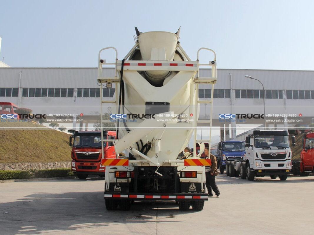 Sinotruk 6 CBM Concrete Mixer Truck Back