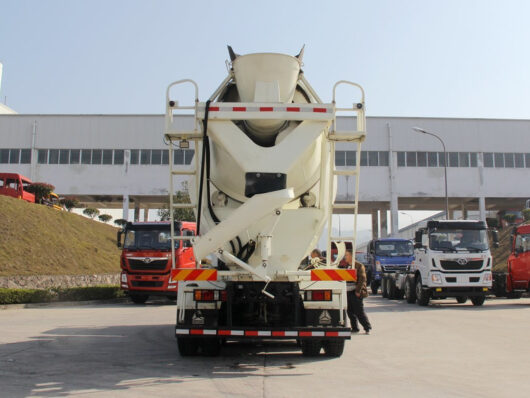 Sinotruk 6 CBM Concrete Mixer Truck Back