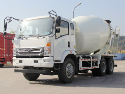 Sinotruk 6 CBM Concrete Mixer Truck Side