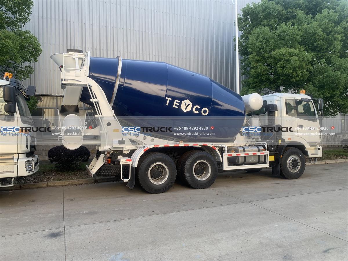 FOTON 10.3 Meter Mixer Truck Right FOTON 10.3 Meter Mixer Truck Right