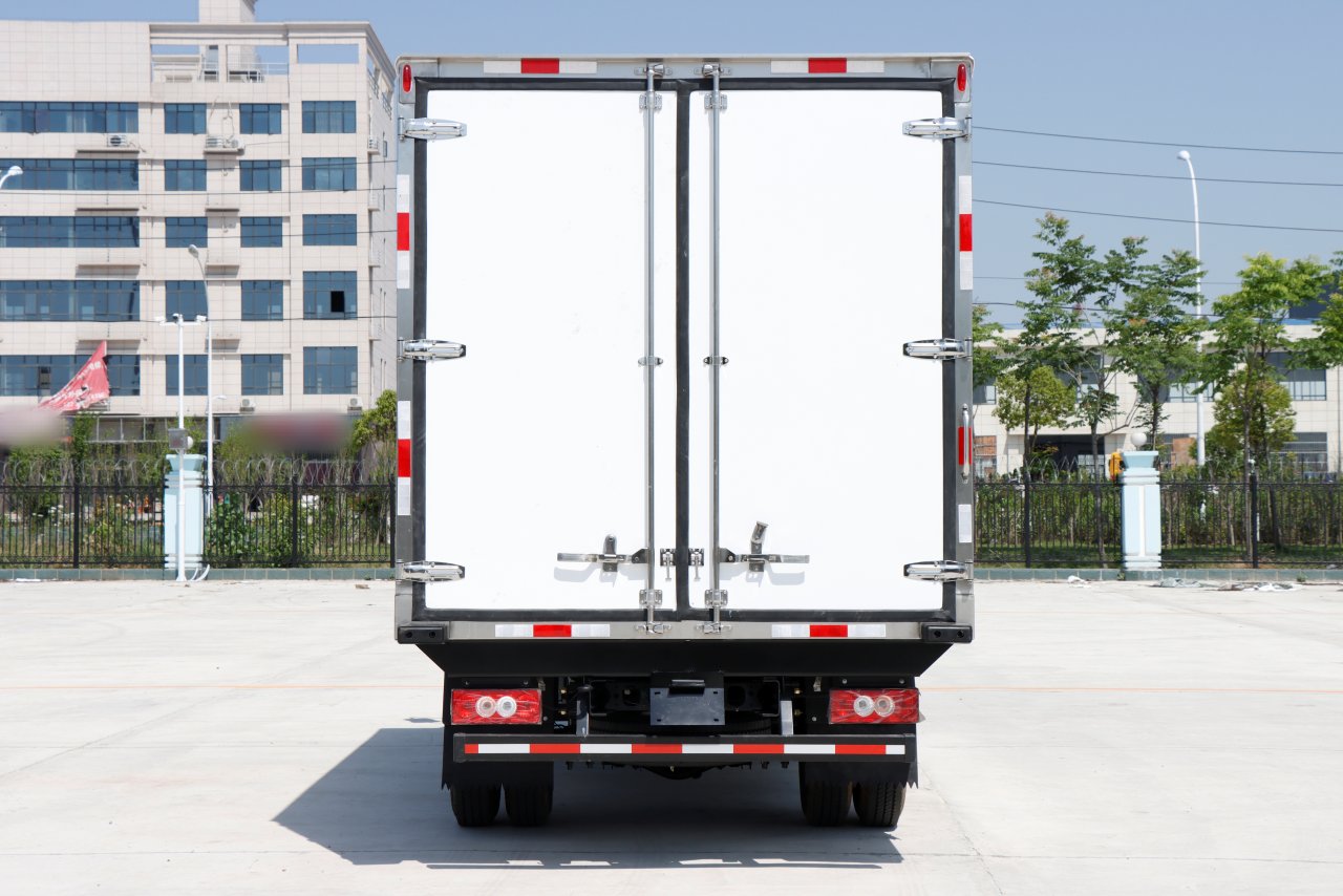 FOTON Dry Van Truck 5 FOTON Dry Van Truck