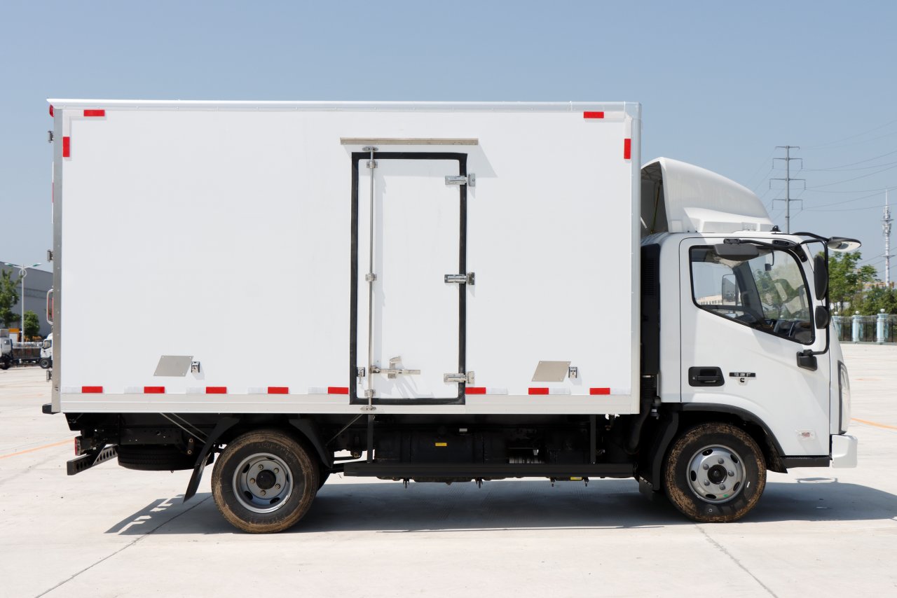 FOTON Dry Van Truck 7 FOTON Dry Van Truck