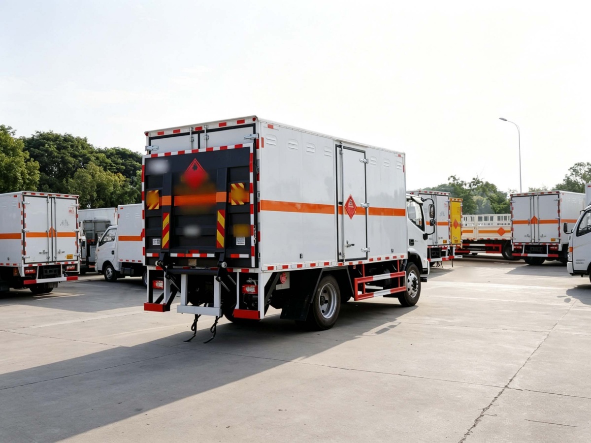 1 FOTON 5 Meters Hazardous Materials Transport Van Truck