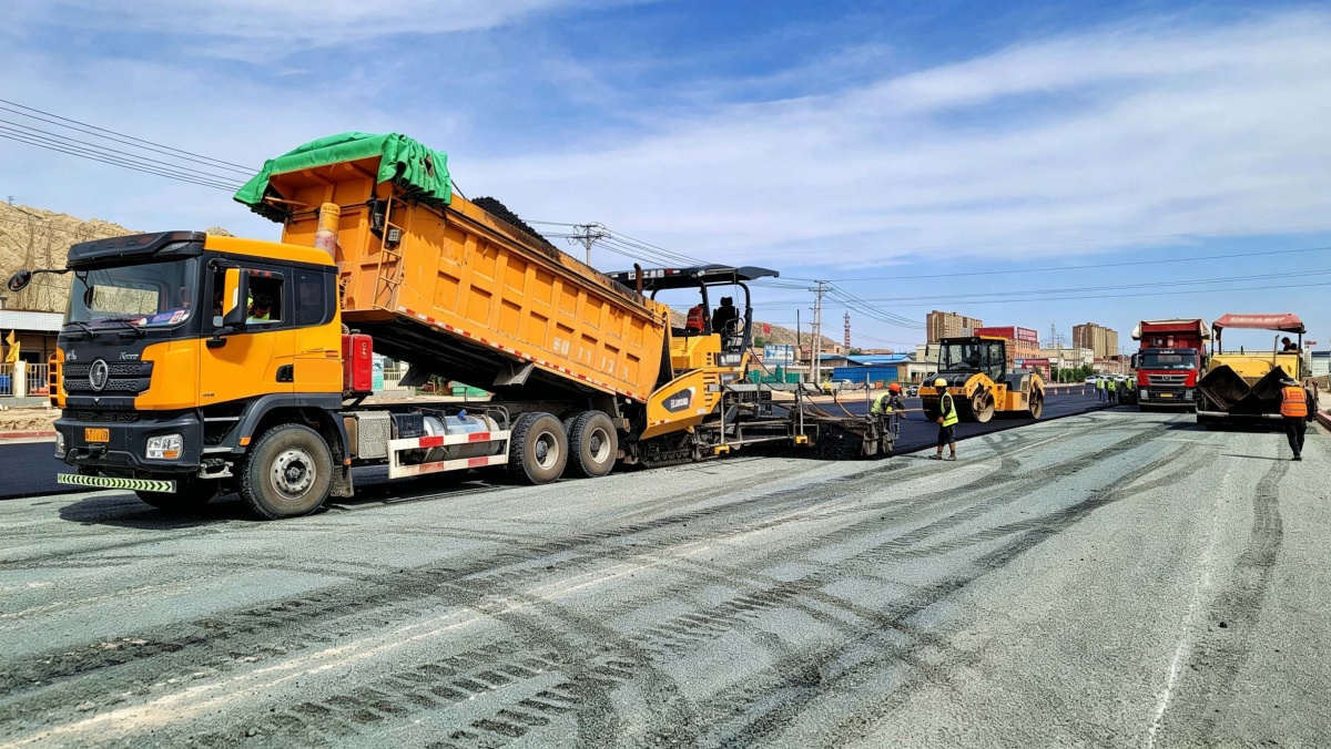 Dump truck