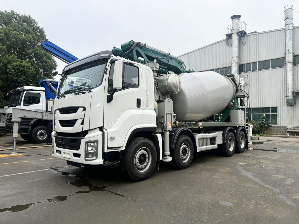 IMG_1382 ISUZU 10CBM Concrete Mixer 24m Pump Combined Truck