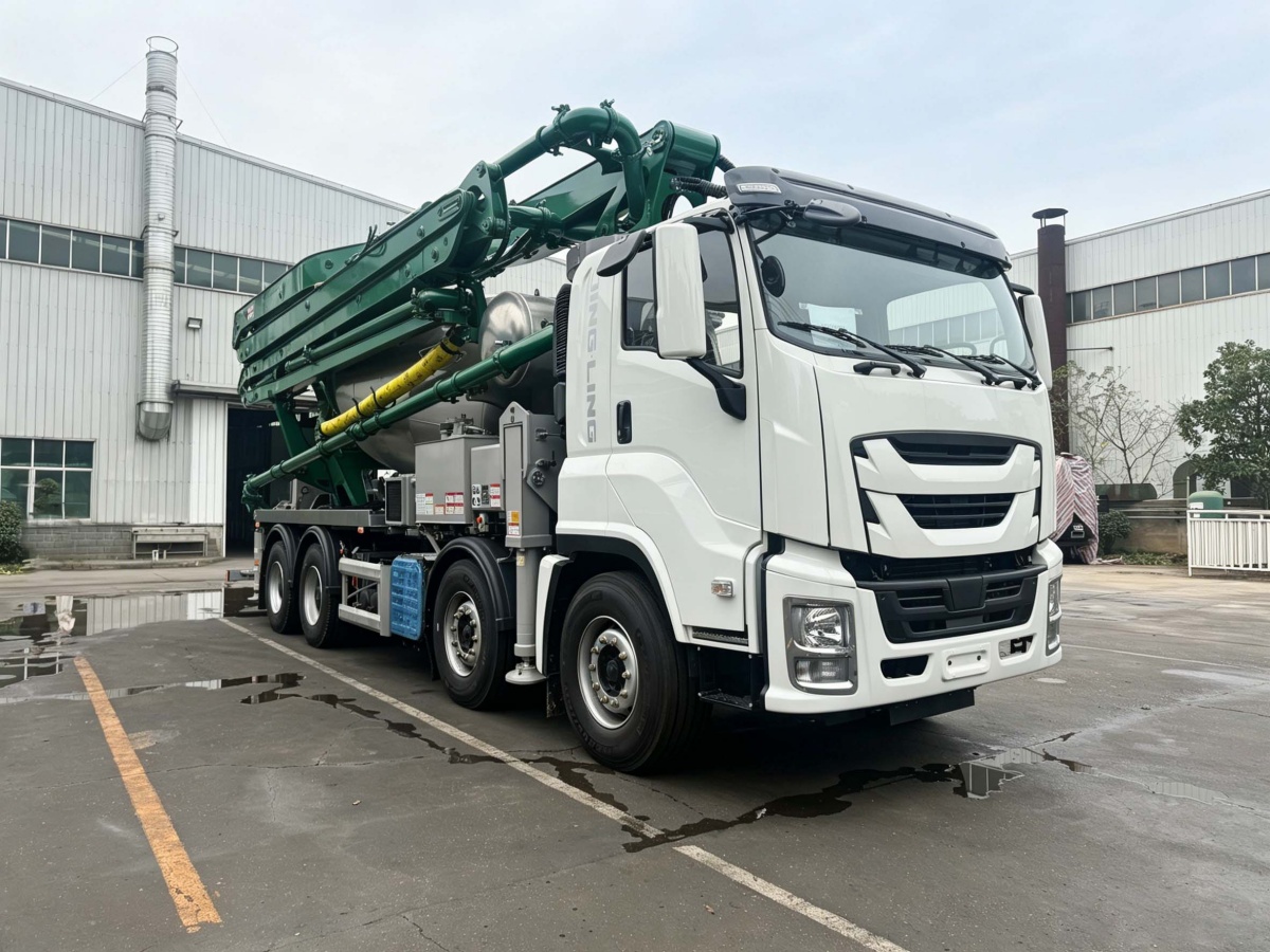 IMG_1385 ISUZU 10CBM Concrete Mixer 24m Pump Combined Truck