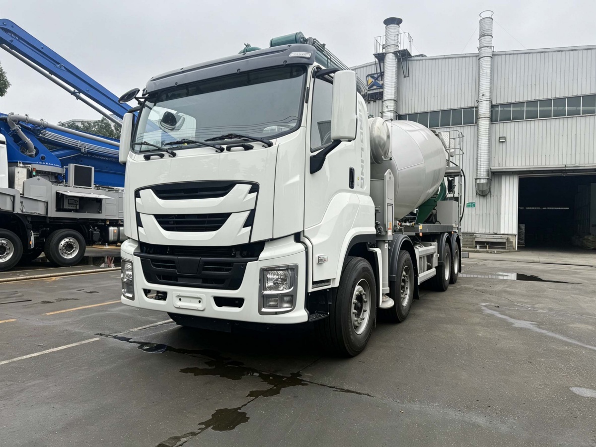 IMG_1393 ISUZU 10CBM Concrete Mixer 24m Pump Combined Truck