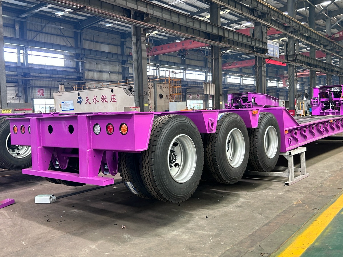 3 80T Hydraulic Gooseneck Detachable Lowboy Trailer